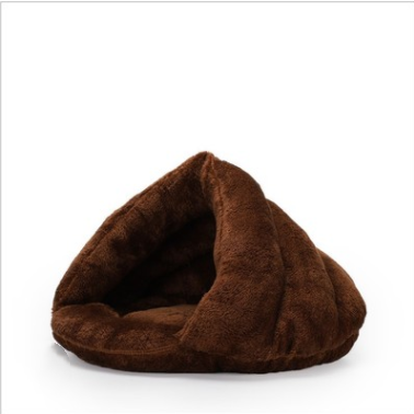 Nido Triangular de Terciopelo Ártico para Perros - Cama Cerrada y Cálida - Image 5