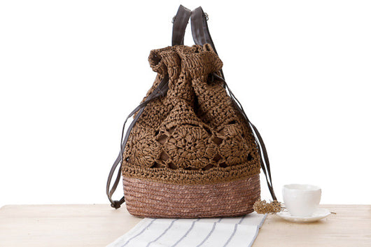 Mochila Tejida Artesanal de Estilo Universitario con Fibra Natural - Image 7