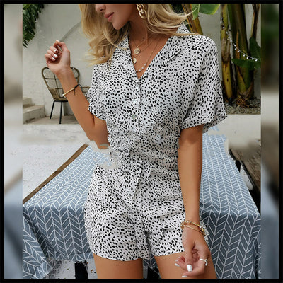 Jumpsuit Corto de Lunares con Cordones y Piernas Anchas - Ajuste Slim - Image 2