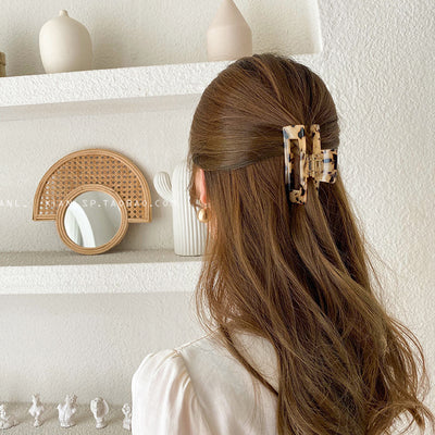 Pinza para cabello de ácido acético elegante y sofisticada - Image 4