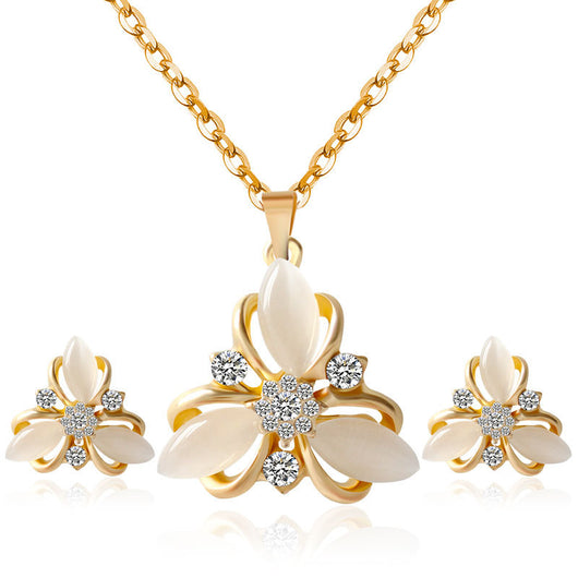 Conjunto de 3 Piezas: Aretes, Collar y Anillo de Cristal - Image 6
