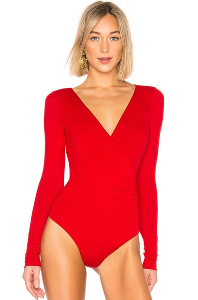 Monos Ajustados para Verano - Diseño Elegante en Blanco, Rojo y Negro - Image 10