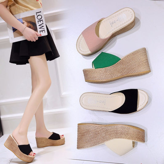 Pantuflas Tipo Pastel con Plataforma y Diseño Exclusivo