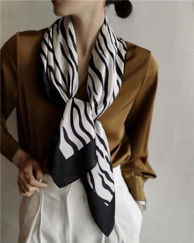 Pañuelo de Seda Estampado Cebra - Seda Mulberry Crepe Satinado - Image 3