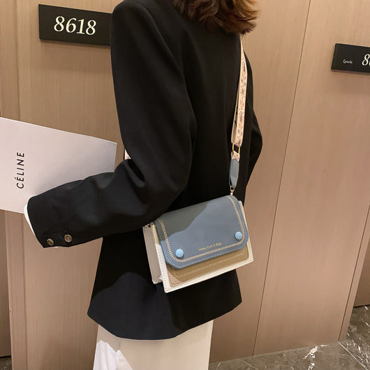 Bolsa Cuadrada Pequeña con Textura Esmerilada - Image 11