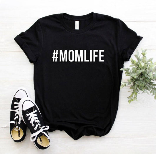 Playera Suelta MOMLIFE con Estampado de Letras y Cuello Redondo - Image 10