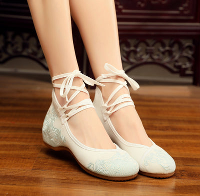 Zapatos de Tela Bordados Retro con Suela Suave y Elegante - Image 8