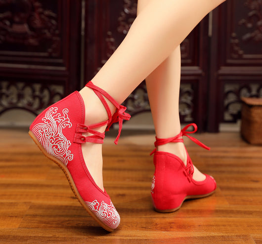 Zapatos de Tela Bordados Retro con Suela Suave y Elegante - Image 9
