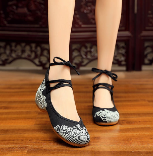 Zapatos de Tela Bordados Retro con Suela Suave y Elegante - Image 2