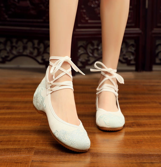 Zapatos de Tela Bordados Retro con Suela Suave y Elegante - Image 3