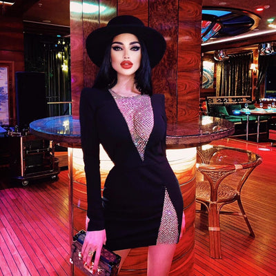 Vestido de Noche Elegante con Escote en V y Detalles de Diamantes - Image 10