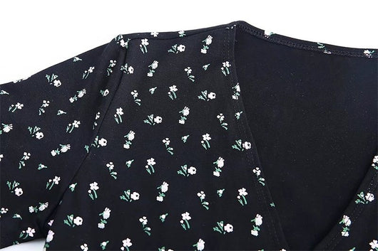 Blusa Envolvente con Estampado Floral y Escote V - Image 13