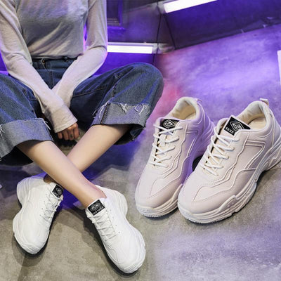 Tenis Blancos de Plataforma Elevada - Suela Gruesa Versátil
