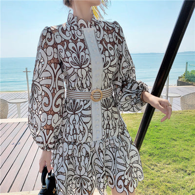 Vestido Marrón Largo Manga Larga Cuello Alto con Encaje y Cintura Ajustable - Image 2