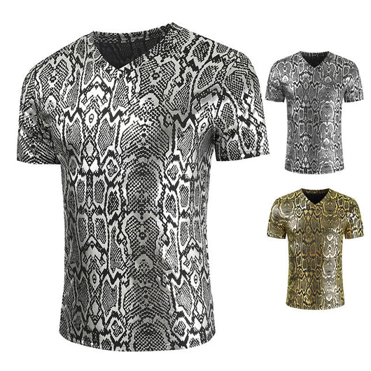 Playera Cuello V Estampado Serpiente para Hombre - Image 4