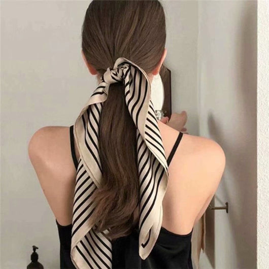 Pañoleta Profesional Elegante para Mujer - Diseño Minimalista - Image 3