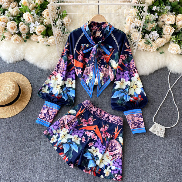 Conjunto Elegante para Mujer: Blusa Estampada y Short Talle Alto