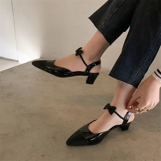 Tacones Chunky Bicolor con Punta Afilada y Altura Media