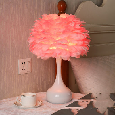 Lámpara de Mesa Nórdica con Pluma para Dormitorio - Image 7