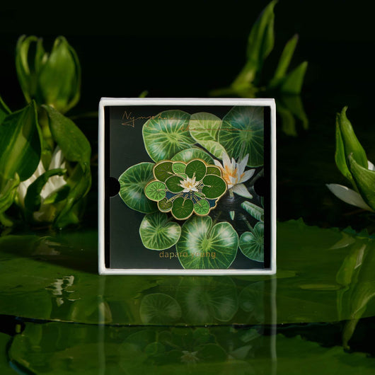 Broche Luminoso Flor de Loto Diseñador - Joya Fluorescente Día de la Reina - Image 8