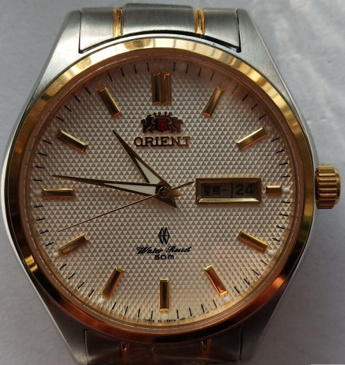 Reloj para Hombre Triple Oro Oriental - Elegancia y Sofisticación - Image 2