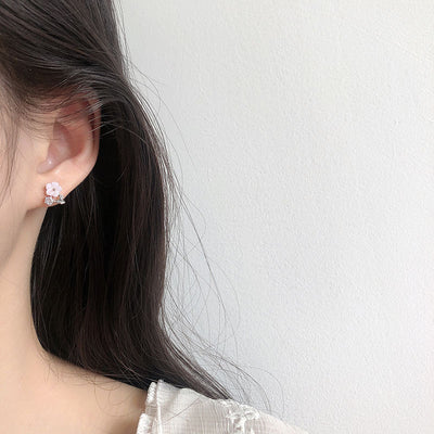 Aretes de Plata 925 con Flor de Concha y Circonita Incrustada - Image 4