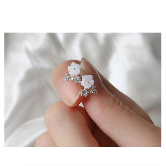 Aretes de Plata 925 con Flor de Concha y Circonita Incrustada