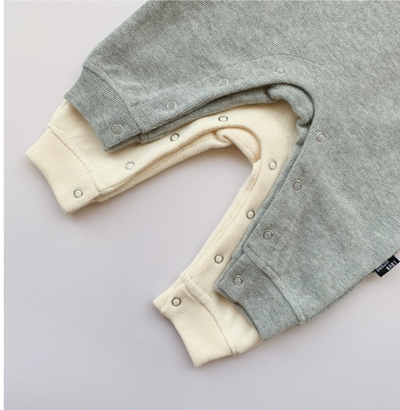 Monos y Mamelcos para Bebés Niños y Niñas - Diseño a Cuadros con Estampado de Ositos - Image 4