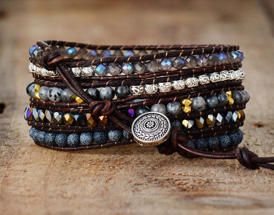 Pulsera Bohemia de Ágata Negra Tejida a Mano con Cuentas y Cuero Multicapa - Image 2