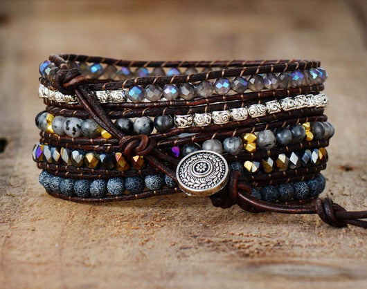 Pulsera Bohemia de Ágata Negra Tejida a Mano con Cuentas y Cuero Multicapa - Image 2
