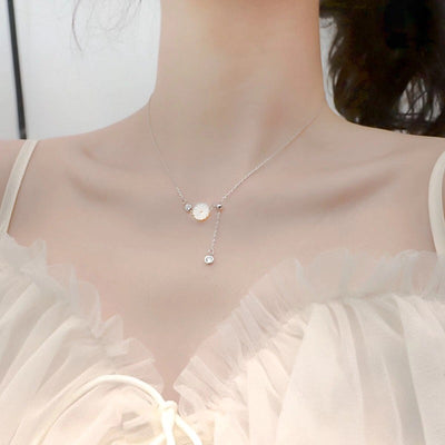 Collar Margarita Shell con Dije Móvil - Diseño Minimalista Frío - Image 2