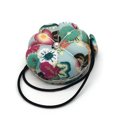 Alfiletero de Muñeca Dual con Diseño de Calabaza - Accesorios de Costura Europeos - Image 3
