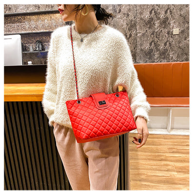 Bolsa de Hombro Grande con Cadena Dorada - Estilo Trendy Multiusos - Image 7