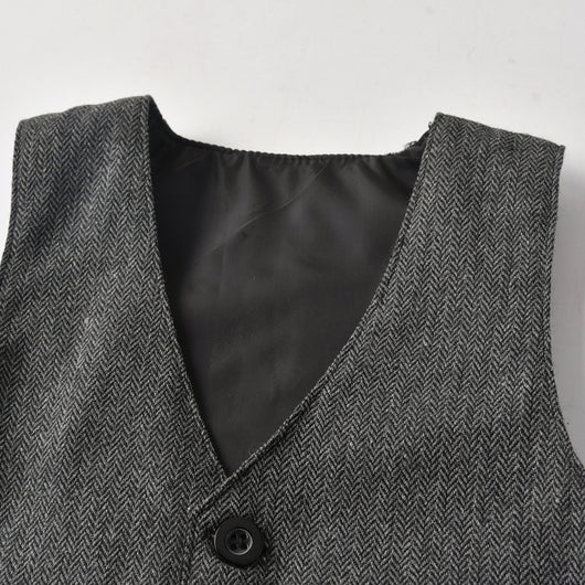 Traje Caballero Británico para Bebé - Conjunto Elegante con Chaleco y Gorro - Image 4