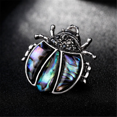 Broche Mariquita de Plata Antigua con Cristales de Siete Puntas - Accesorio Versátil Unisex - Image 8