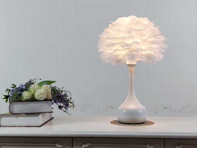 Lámpara de Mesa Nórdica con Plumas - Luz LED Táctil Regulable para Dormitorio y Sala de Estar - Image 2