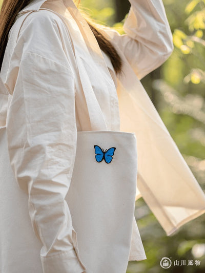 Broche Mariposa Azul Edición Limitada - Accesorio de Diseño Original para Abrigo - Image 10