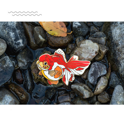 Broche Decorativo Cabeza de León Rojo y Blanco - Diseño Original Pez Dorado - Image 7