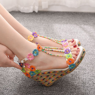 Sandalias Tejidas con Abalorios Arcoíris
