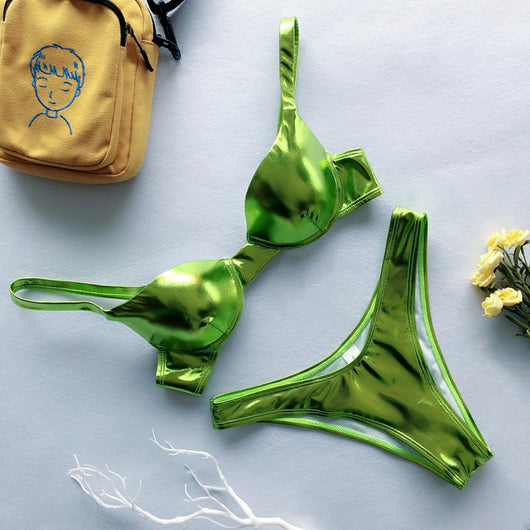 Bikini Dos Piezas Cuero Brillante con Fruncido - Traje de Baño Europeo Moderno - Image 19