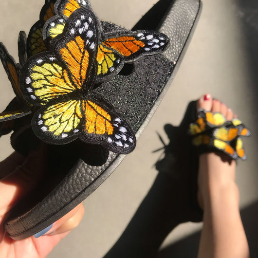 Sandalias Planas con Bordado de Moño - Calzado Cómodo para Mujer - Image 9