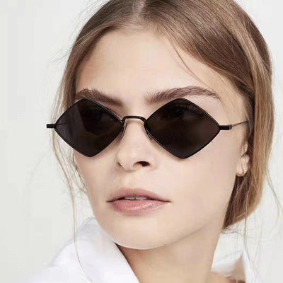 Gafas de Sol Retro Diamante con Montura Irregular de Metal