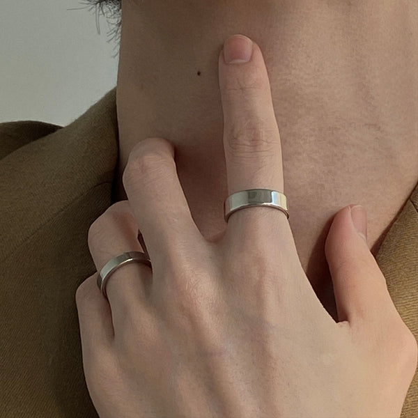 Anillo Sencillo de Acero de Titanio Estilo Minimalista