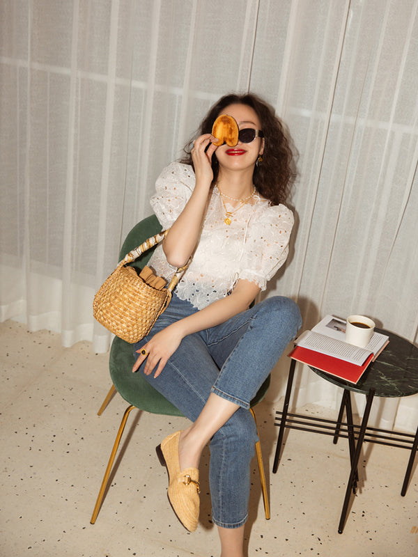 Blusa Retro Coreana con Mangas Abullonadas y Bordado Floral en Organza Calada
