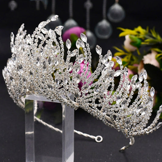 Corona de Novia Plateada con Cristales Brillantes - Tocado Elegante para Bodas
