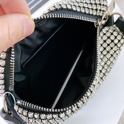 Bolsa Mensajera Cuadrada de Cuero con Diamantes y Cadena - Image 6
