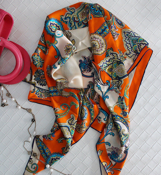 Pañuelo de Seda Premium con Diseño Floral Vine - Image 3