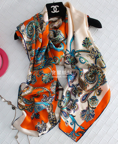 Pañuelo de Seda Premium con Diseño Floral Vine - Image 6