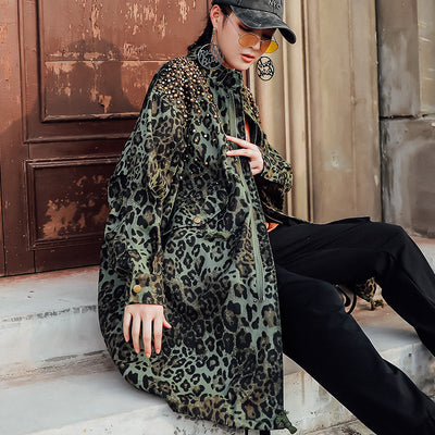Abrigo Trinchera Leopardo con Remaches - Estilo Industrial Europeo