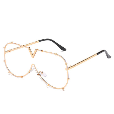 V-shaped one-piece lens frog sunglasses with a gold frame and gradient purple to pink lenses. - Image 14
